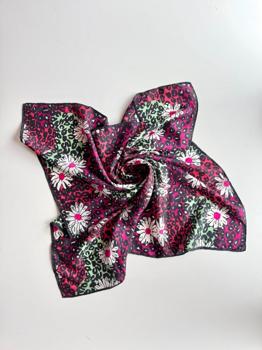 Vintage Unbranded Black Pink Leopard Daisy Silk Habotai 31" x 30" Square Scarf
